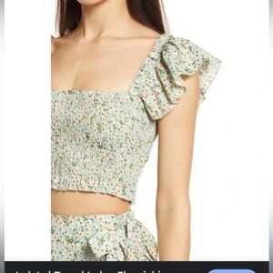 Daisy print crop/ top with shirring and cute ruffle sleeves